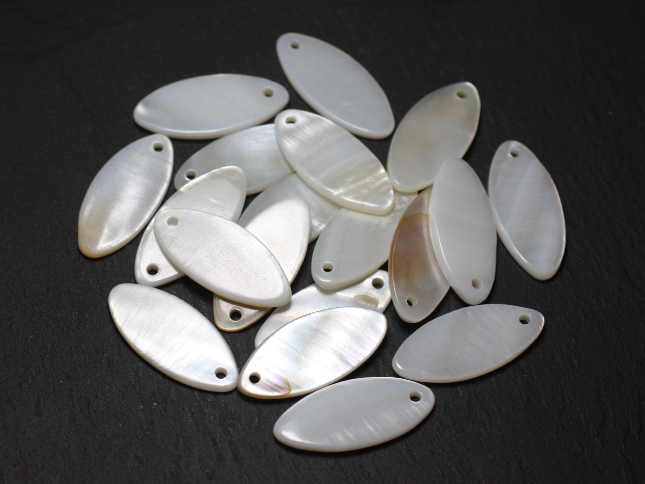 8pc - Perles Breloques Pendentifs Nacre Blanche Marquises Olives Navettes 26x12mm - 8741140023109 
