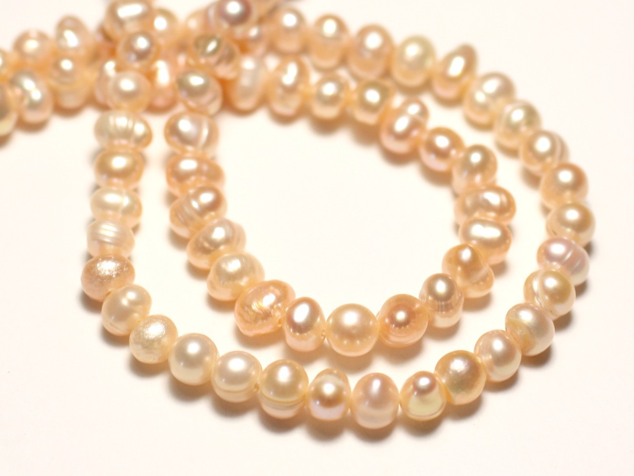 10pc - Perles Culture Eau Douce Boules 4-5mm Rose clair Pastel irisé - 8741140020931 