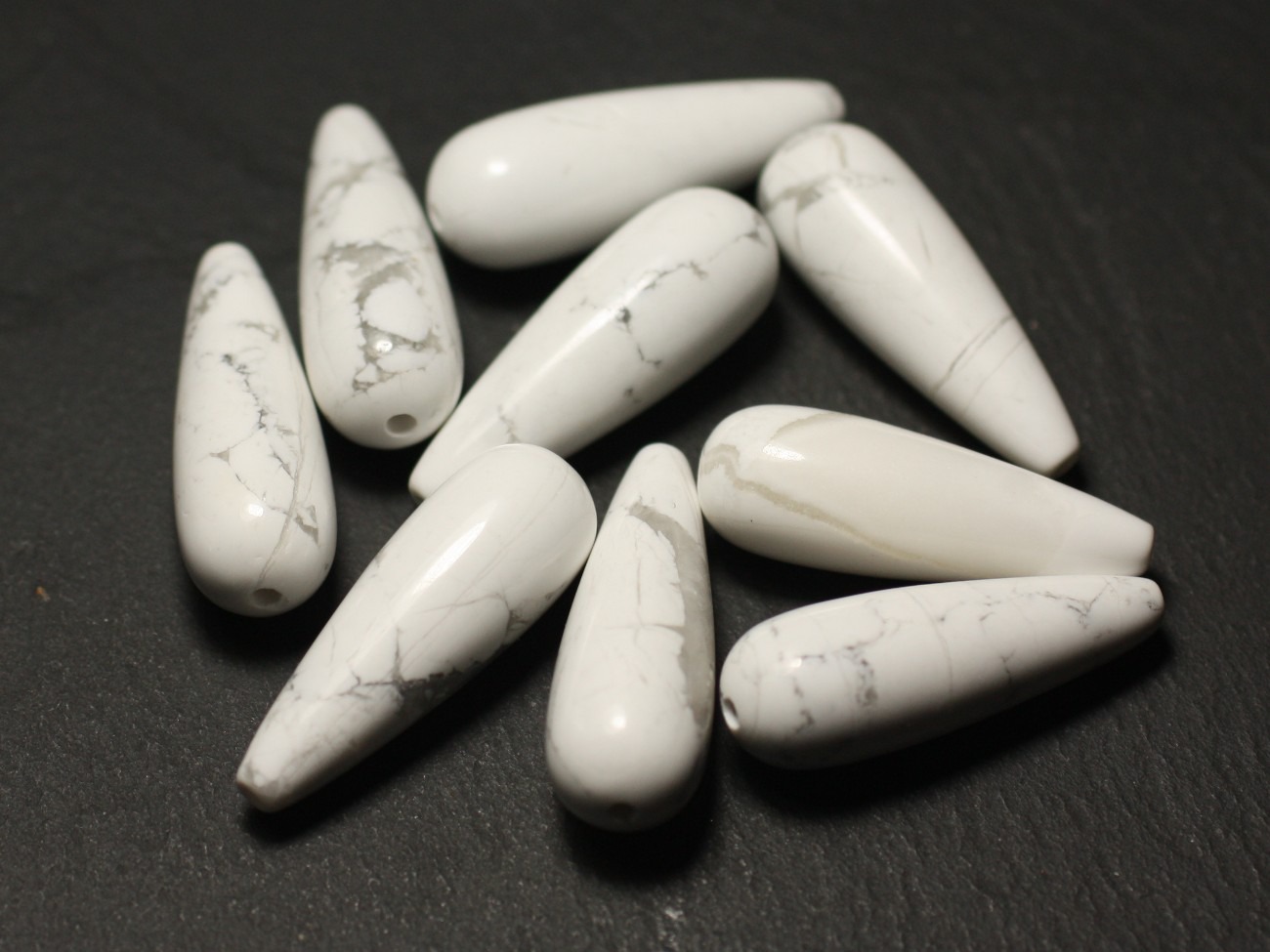 1pc - Perle de Pierre - Howlite Goutte 30x10mm - 8741140019744 