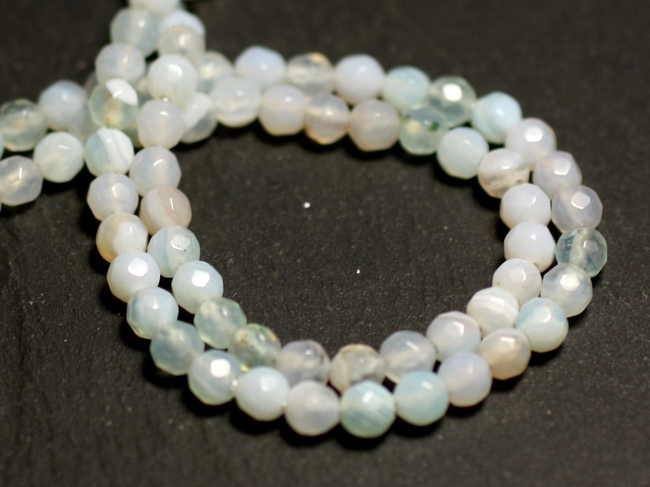 20pc - Perles de Pierre - Agate Boules facettées 4mm blanc bleu clair turquoise -  8741140015517 
