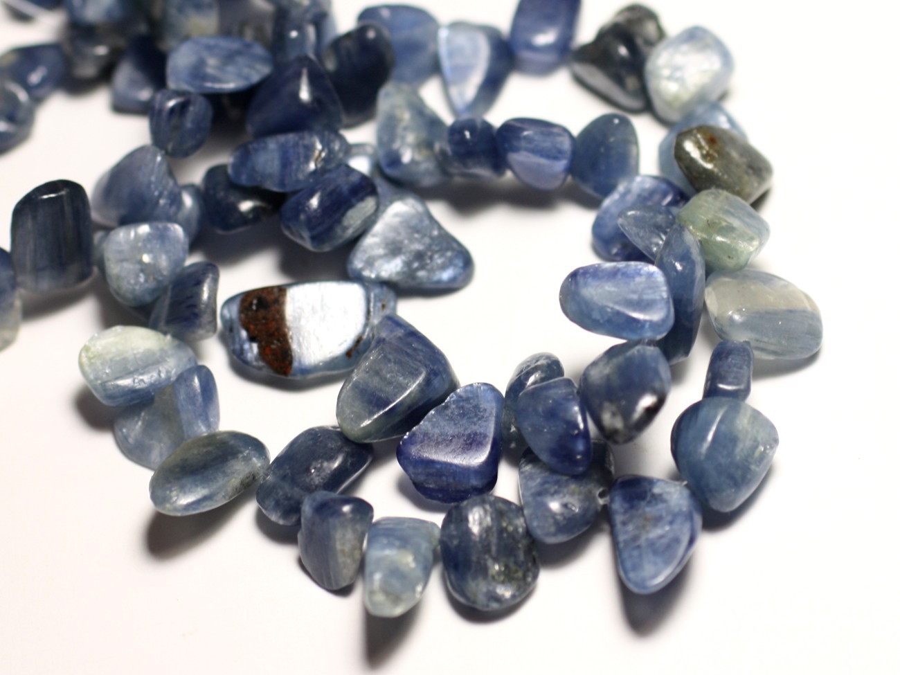 10pc - Perles de Pierre - Cyanite Chips Rocailles 6-16mm - 8741140016262 