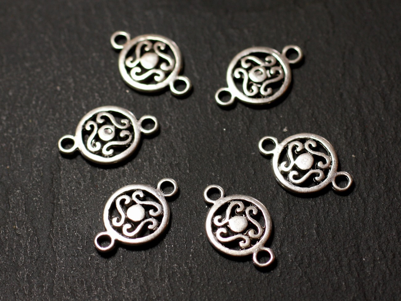 10pc - Connecteurs Pendentifs Boucles d'oreilles Métal Argenté Triskel Celtique 18mm - 8741140010468 
