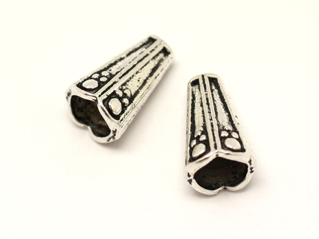 10pc - Apprêts Cônes coupelles Métal argenté ethnique 13x8mm - 8741140001800 