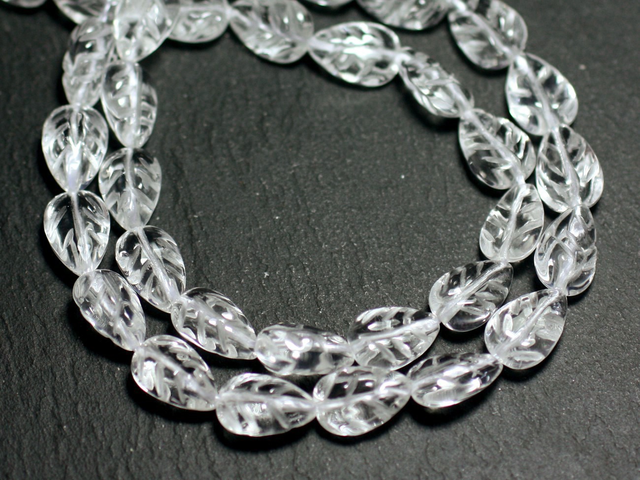 2pc - Perles de Pierre - Cristal Quartz Feuilles gravées 12x8mm -  8741140007710 