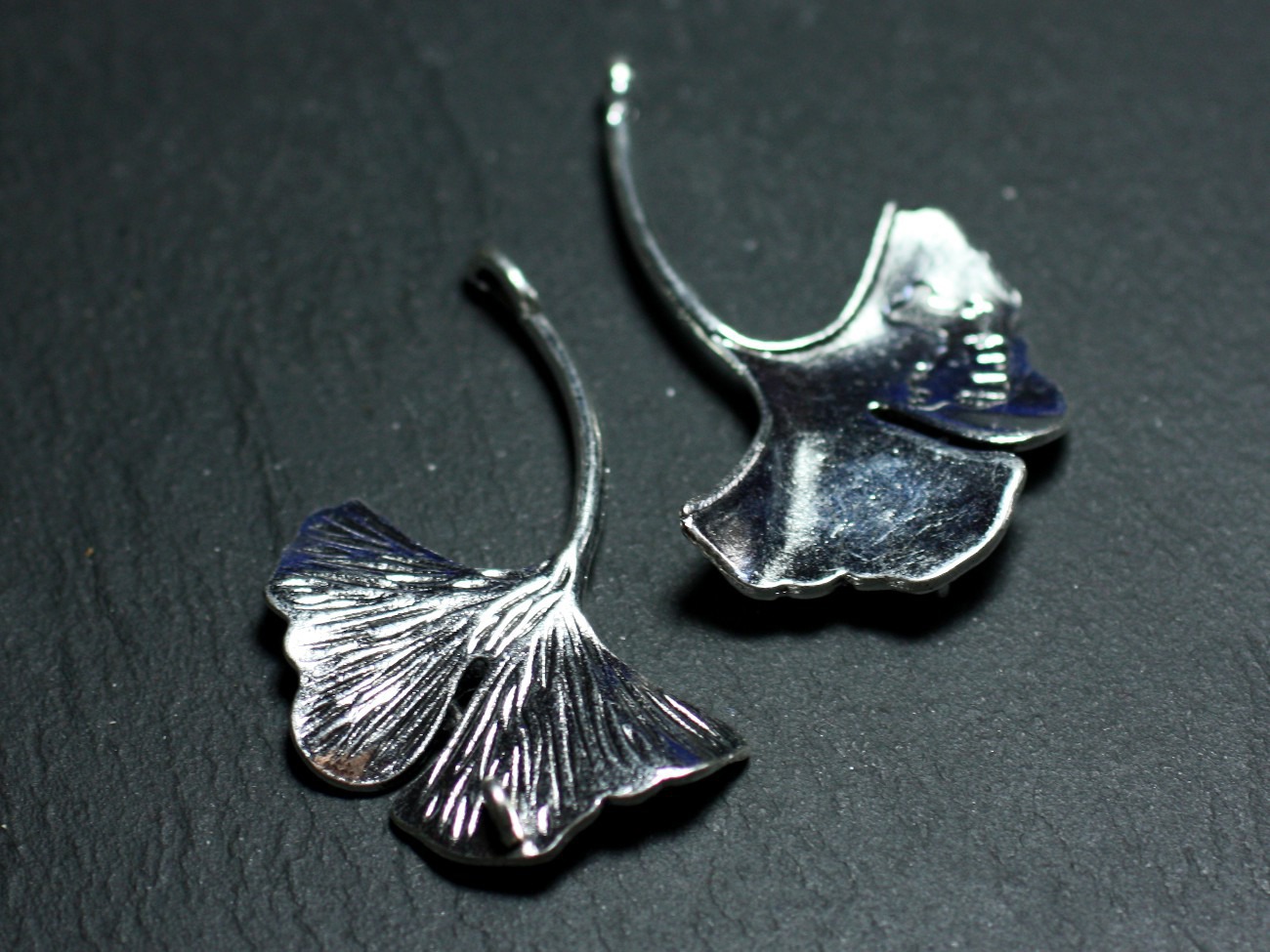 2pc - Grande Perle Pendentif Connecteur Métal Argenté Feuille Ginkgo 47mm - 4558550006059 