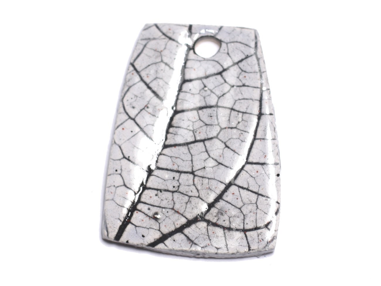 N79 - Pendentif Porcelaine Céramique Nature Feuilles 45mm Gris clair Perle - 8741140004627 