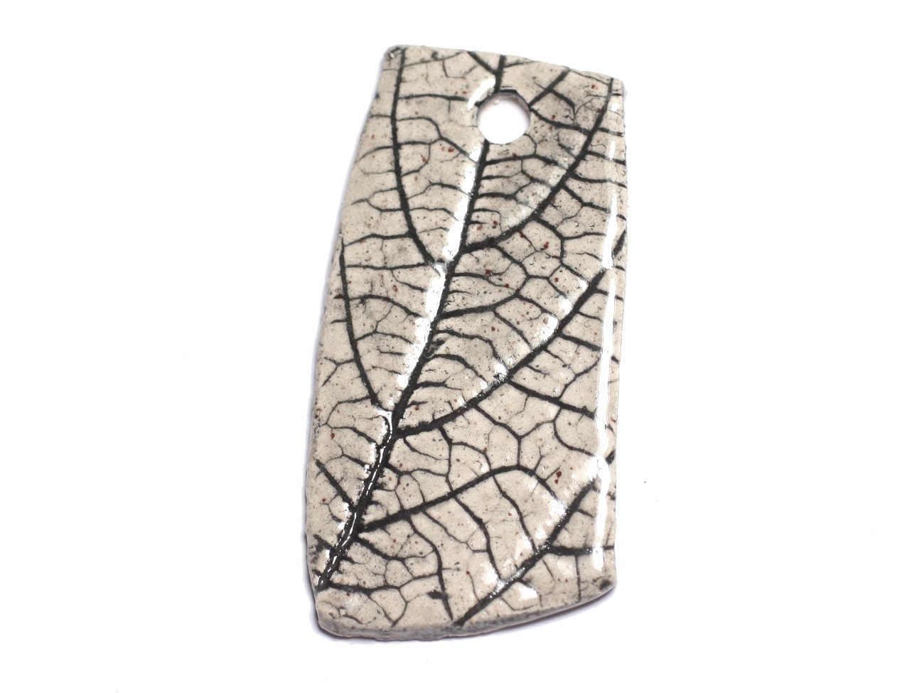 N77 - Pendentif Porcelaine Céramique Nature Feuilles 53mm Gris Beige Ecru - 8741140004603 