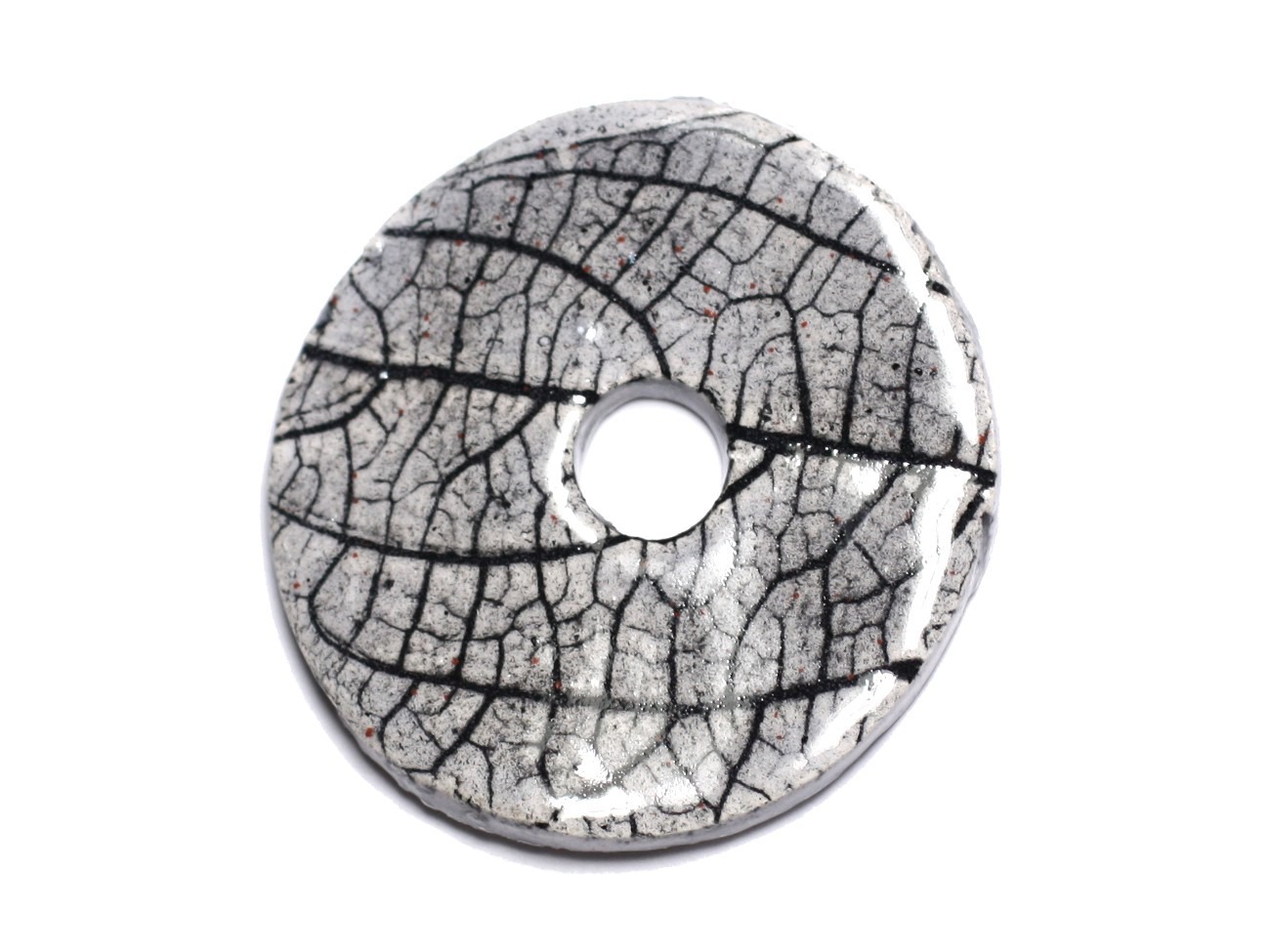 N97 - Pendentif Porcelaine Céramique Nature Feuilles Donut Pi 39mm Gris clair Perle - 8741140004801 