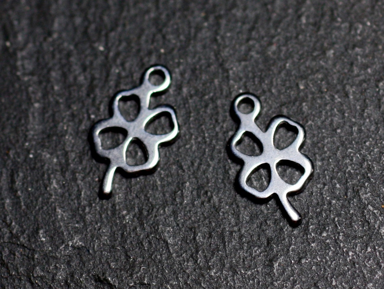 4pc - Pendentifs Breloques Acier inoxydable Trèfle 4 Feuilles 12mm - 8741140003613 