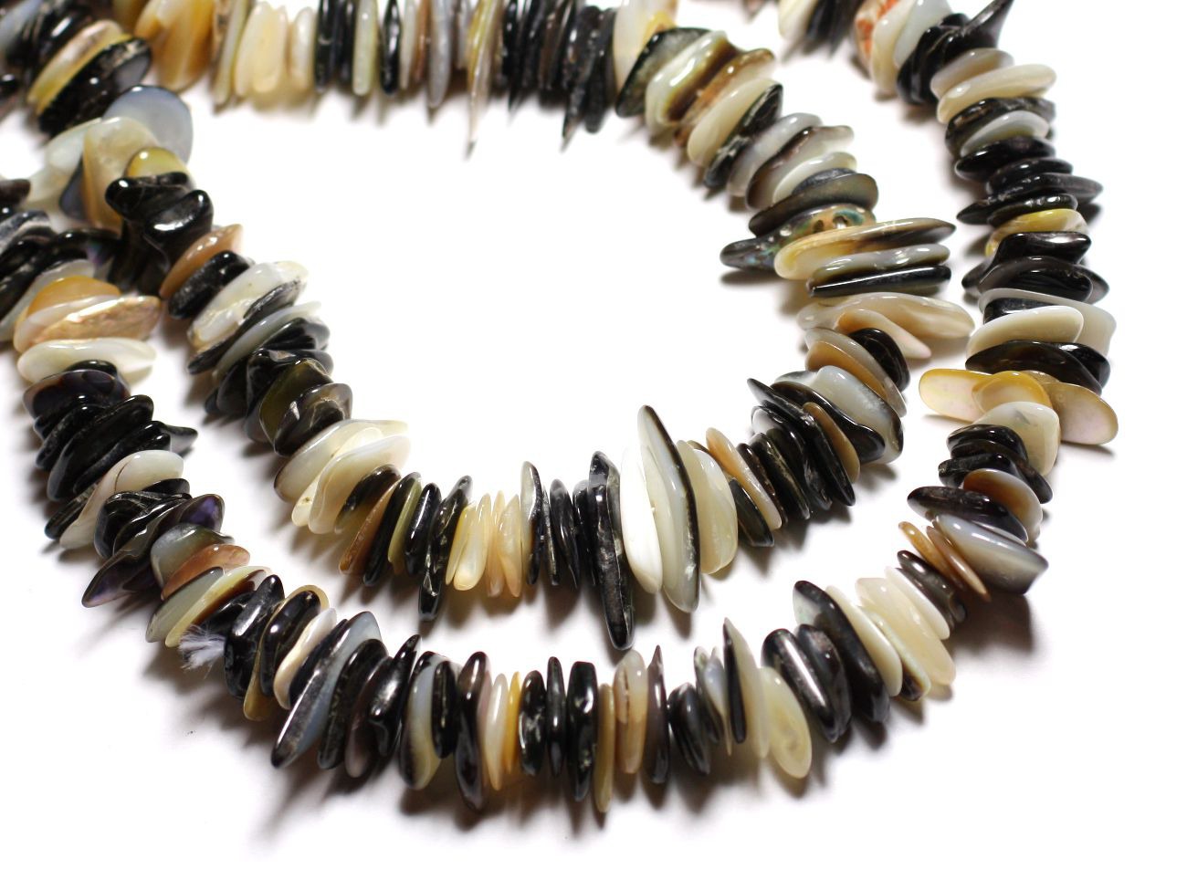 190pc environ - Perles chips Nacre noire et blanche Palets Rondelles 8-20mm - 4558550088215 