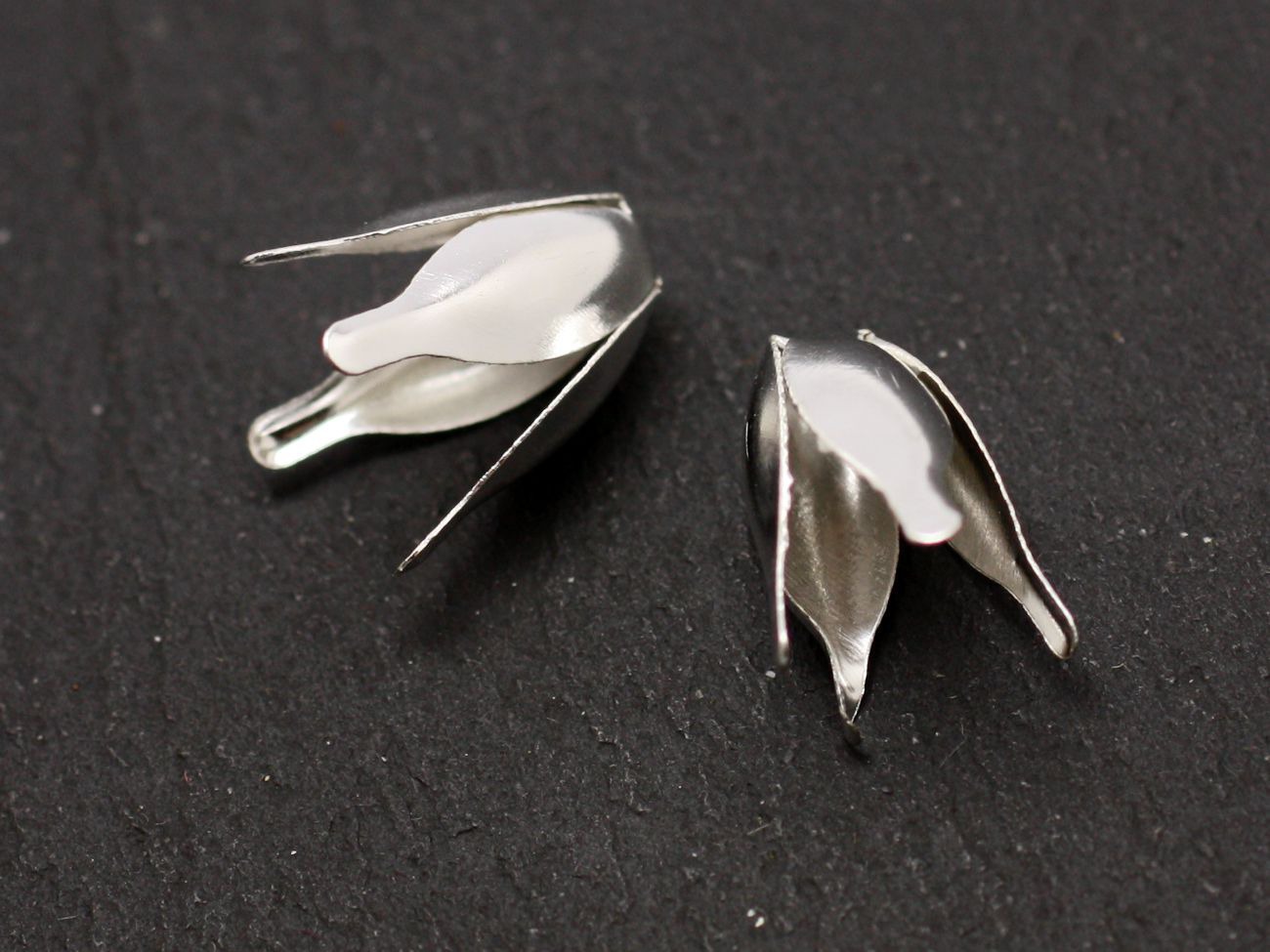30pc - Apprêts Cônes coupelles Métal argenté Corolle Fleur Tulipe 13x8mm - 8741140001817 