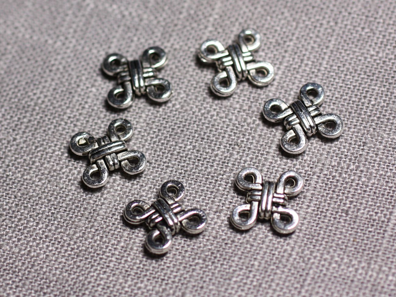 20pc - Connecteurs Pendentifs Boucles d'oreilles Métal Argenté Noeud Celtique Croix 12.5mm - 4558550095299 
