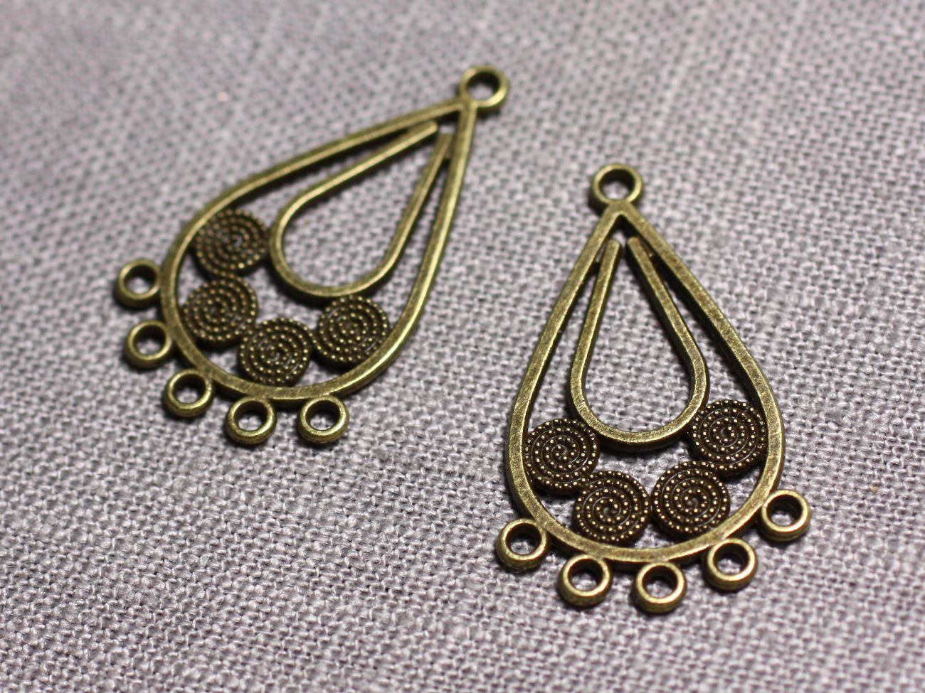 10pc - Connecteurs Pendentifs Boucles d'oreilles Métal Bronze Gouttes Ethniques 31mm - 4558550095268 