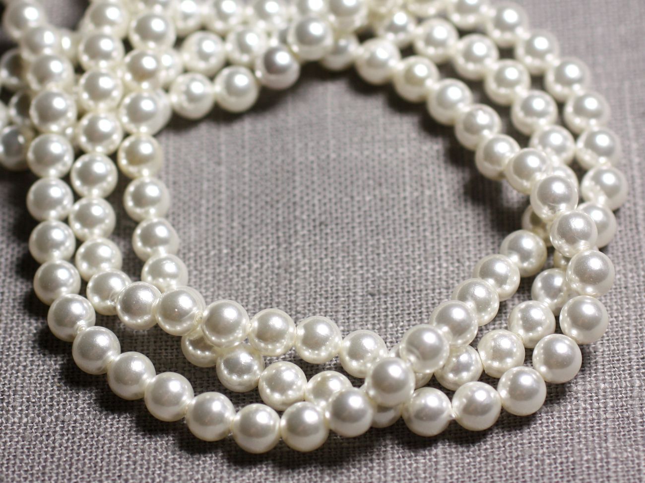 20pc - Perles Nacre teinte Boules 6mm Blanc C13 - 4558550092878 