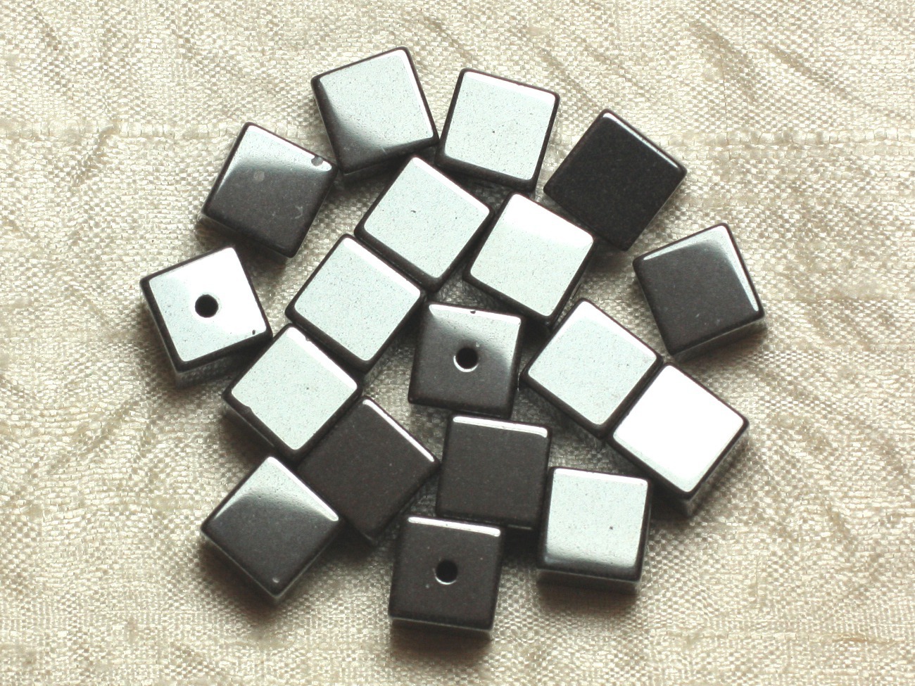 10pc - Perles de Pierre - Hématite Cubes 10mm   4558550024527 