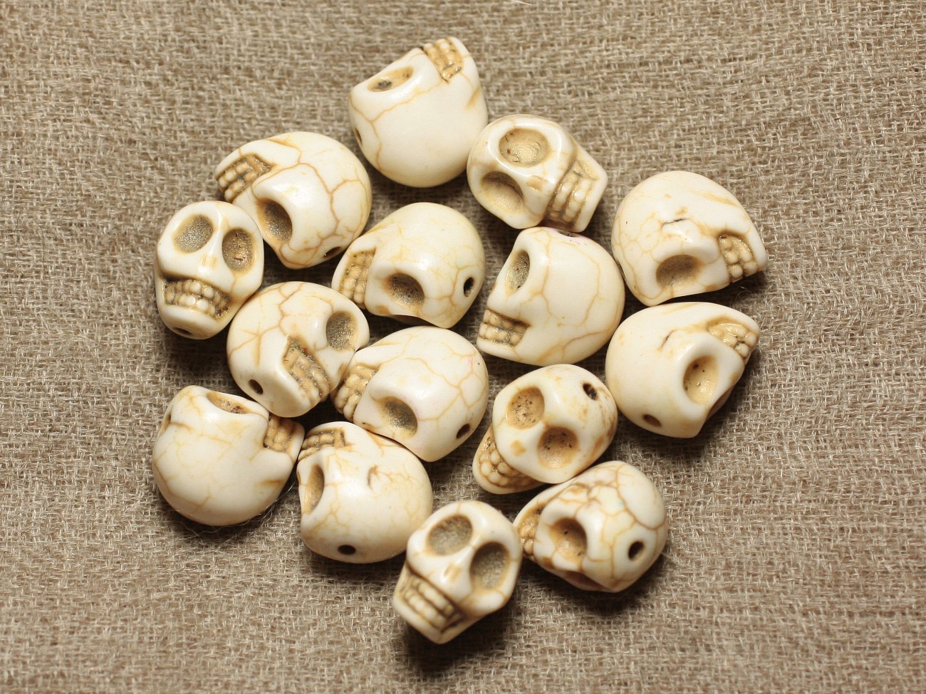 10pc - Perles Crâne Tête de Mort Turquoise Synthèse 12x10mm Blancs  4558550030337 