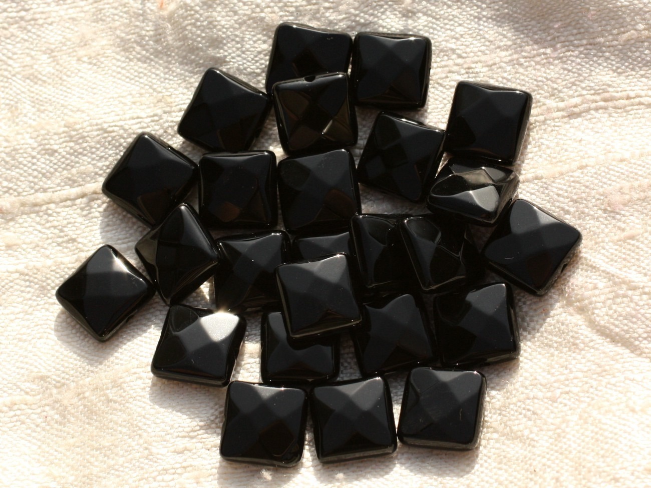 2pc - Perles de Pierre - Onyx Noir Carrés Facettés 10mm   4558550001160