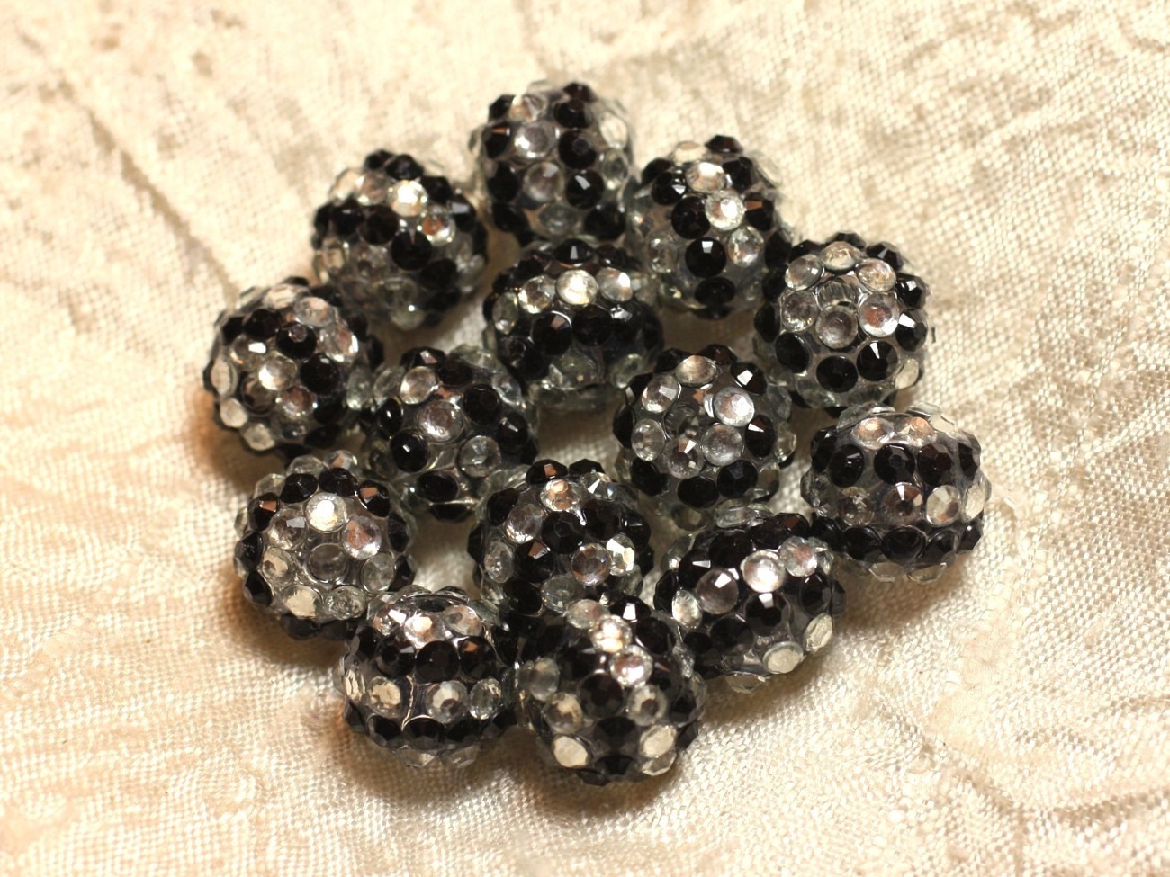 5pc - Perles Shamballas Résine 14x12mm Noir et Argenté N°2  4558550005328