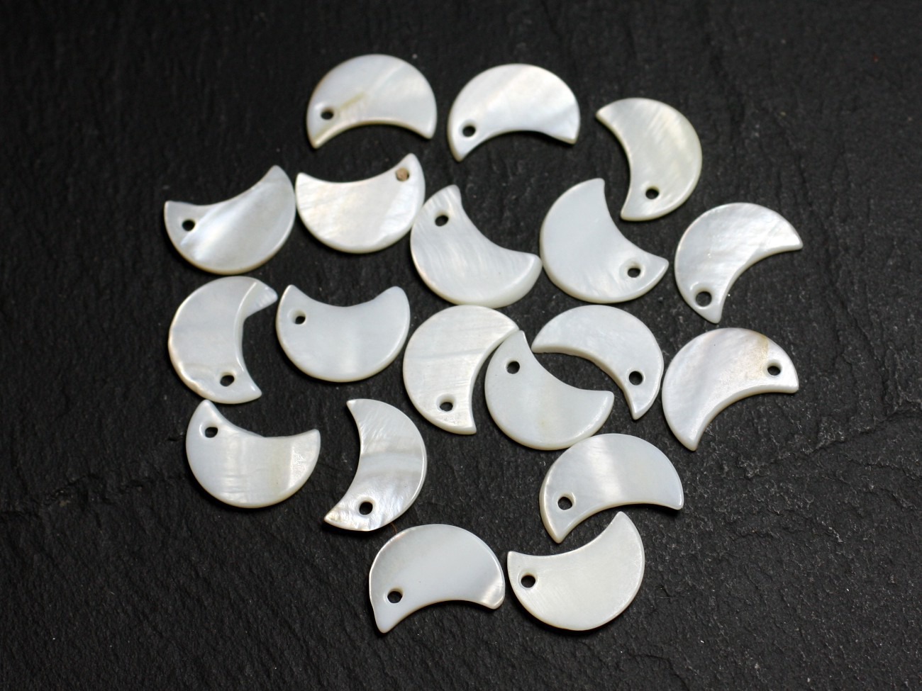 10pc - Breloques Pendentifs Nacre Blanche Lune 13x7mm   4558550006080