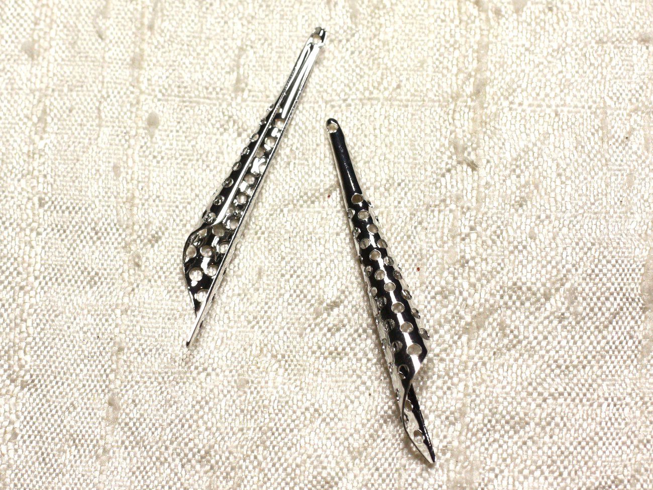 2pc - Composants Connecteurs Cônes pour BO ou Pendentif Métal Argenté Rhodium 49x6mm   4558550007070 