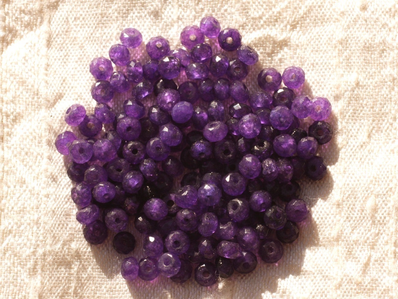 30pc - Perles de Pierre - Jade Rondelles Facettées 4x2mm Violet - 4558550011046 
