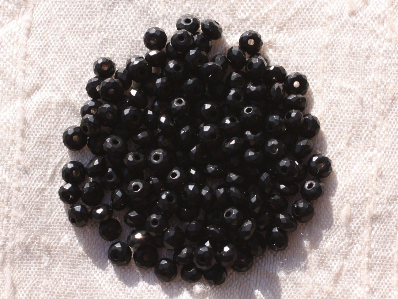 30pc - Perles de Pierre - Jade Rondelles Facettées 4x2mm Noir - 4558550011091 