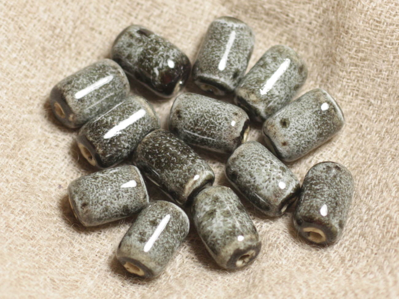 10pc - Perles de Céramique Grises et Vertes Tonneaux12x9mm   4558550012388