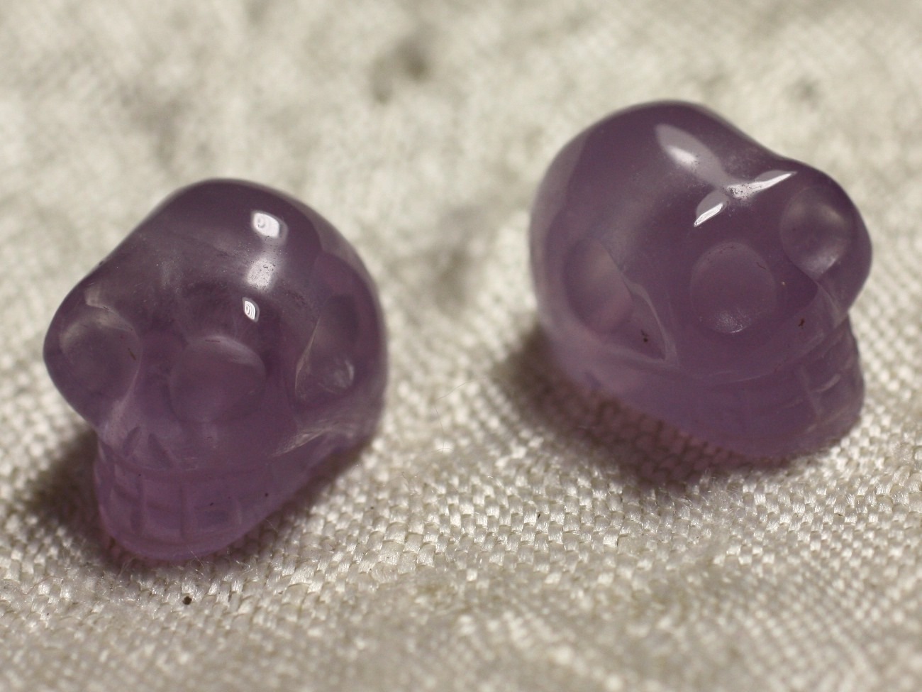 1pc - Perle de Pierre Améthyste - Crâne tête de mort 14x10mm perçage coté - 4558550014030 