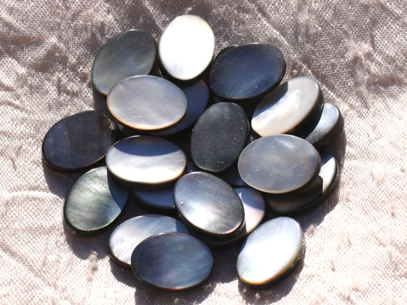 2pc - Perles Nacre noire naturelle - Ovales 18x12mm   4558550014870