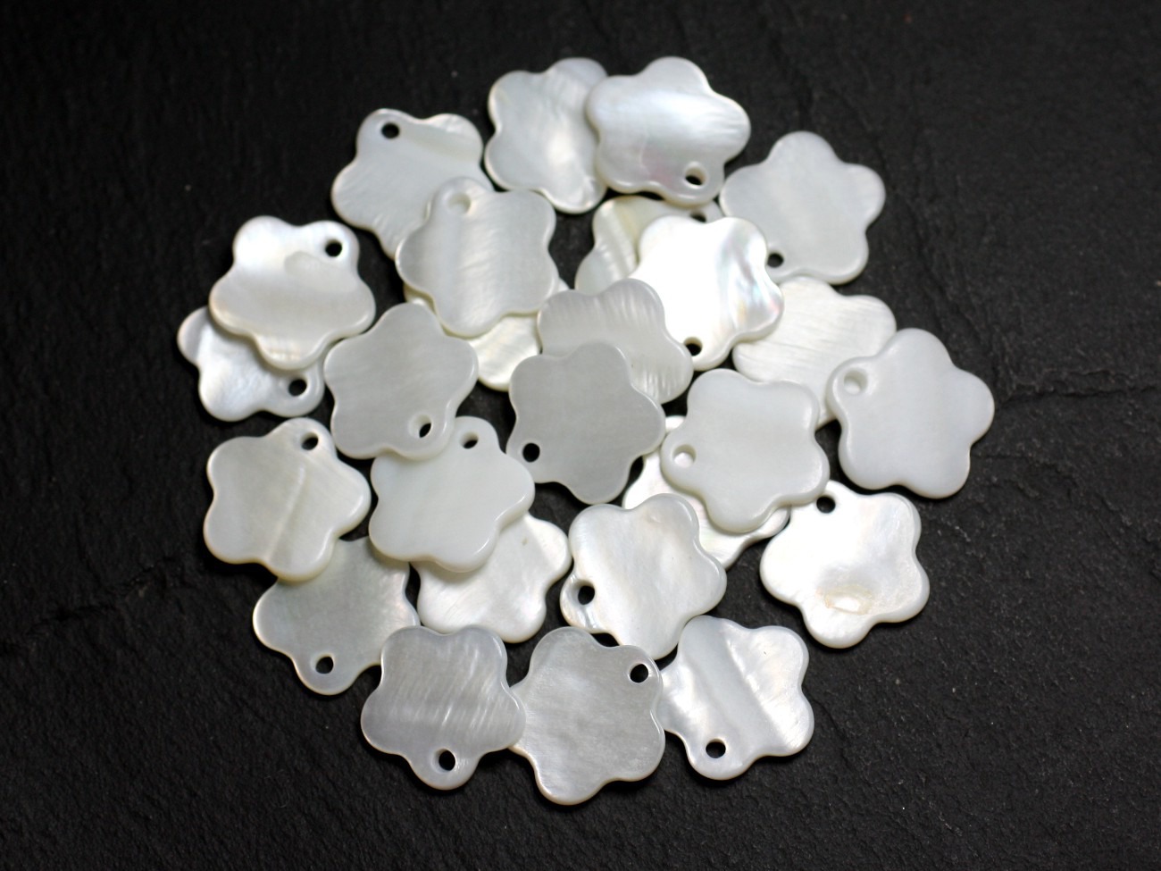 10pc - Breloques Pendentifs Nacre Blanche Fleurs 15mm   4558550020062