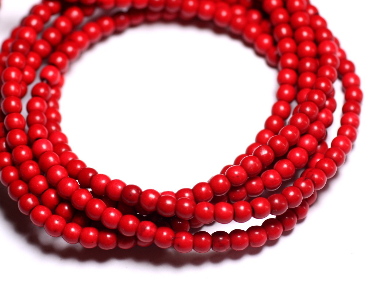 40pc - Perles Turquoise Synthèse Boules 4mm Rouge   4558550022745