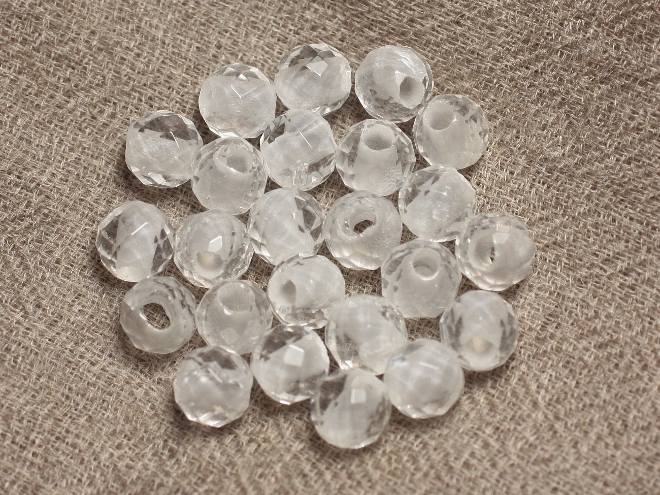 2pc - Perles de Pierre Perçage 2.5mm - Cristal Quartz Facetté 8mm  4558550027702