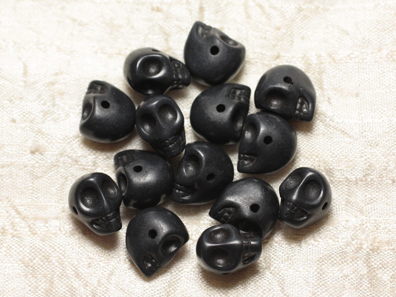10pc - Perles Crânes Têtes de Mort Turquoise Synthèse 14mm Noir  4558550029720 