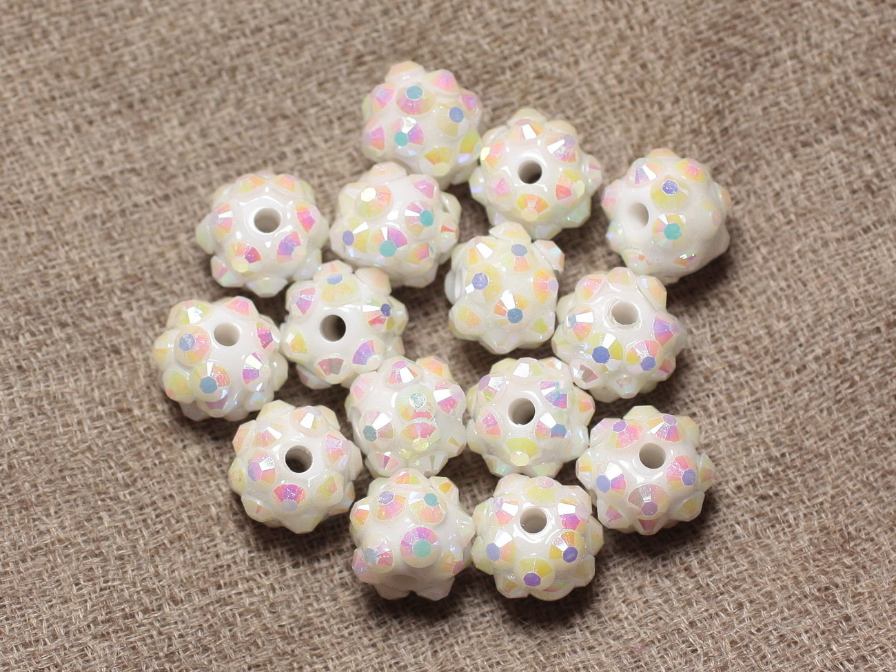 10pc - Perles Résine Shamballas 10x8mm Blanc et Multicolore   4558550030177