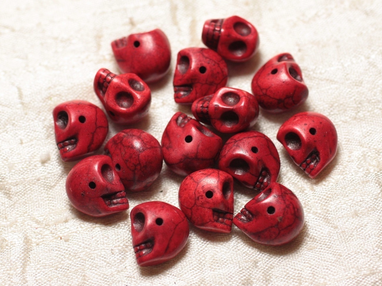 10pc - Perles Crânes Têtes de Mort Turquoise Synthèse 14x10mm Rouge  4558550030313
