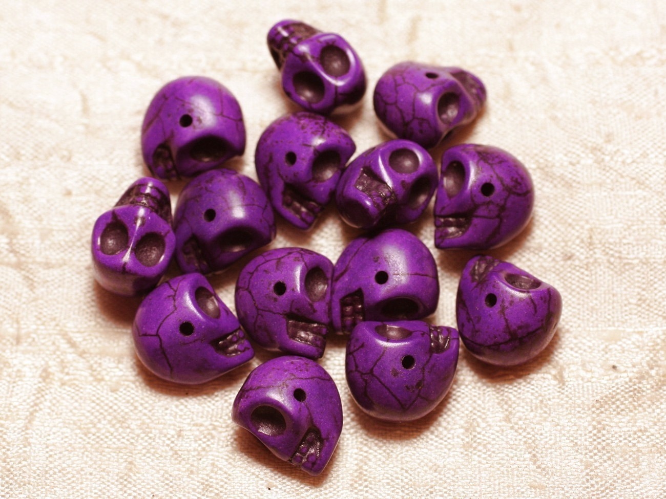 10pc - Perles Crânes Têtes de Mort Turquoise Synthèse 14mm Violet  4558550030320