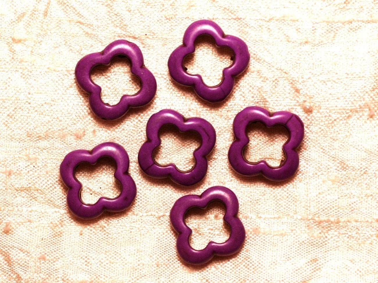 10pc - Perles Pierre Turquoise Synthese Fleur Trefle 4 feuilles 20mm Violet - 4558550034342
