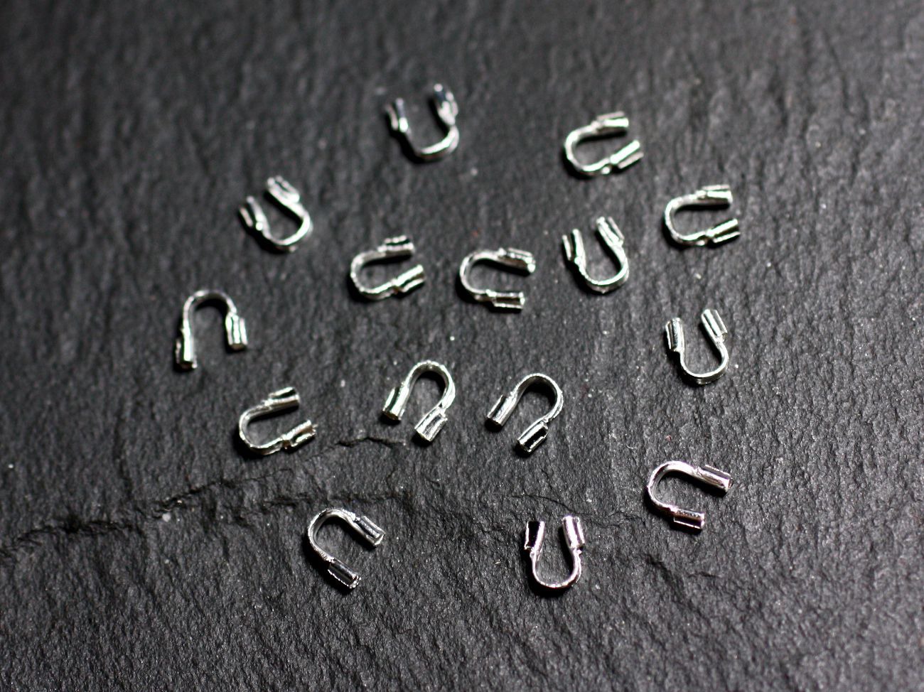 100pc - Embouts Cache Fils Protège Fils Métal Argenté 5x4x0.5mm - 4558550038395 