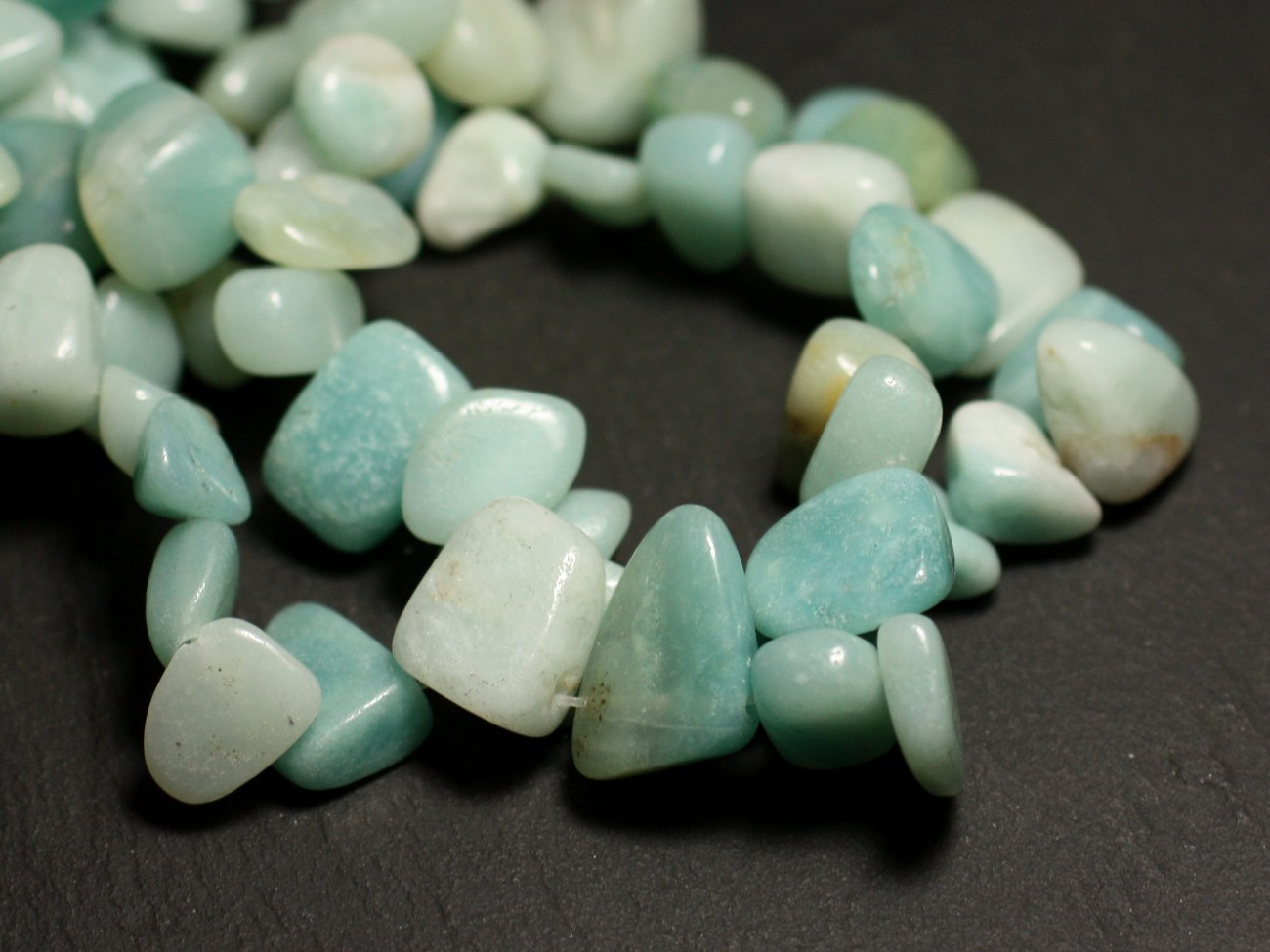 Fil 39cm 44pc env - Perles de Pierre - Amazonite Chips 8-16mm 