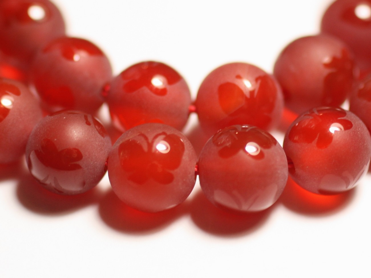 Fil 39cm 46pc env - Perles de Pierre - Agate Rouge Mat givré Papillon Boules 8mm 