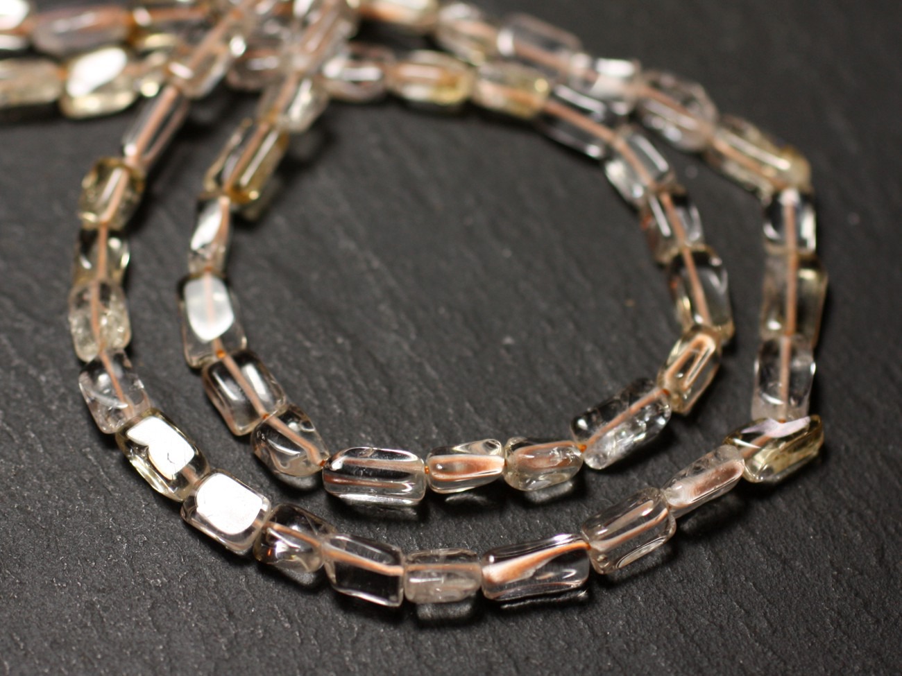 Fil 35cm 53pc env - Perles de Pierre - Citrine Rectangles Cubes 5-8mm - 8741140012851 