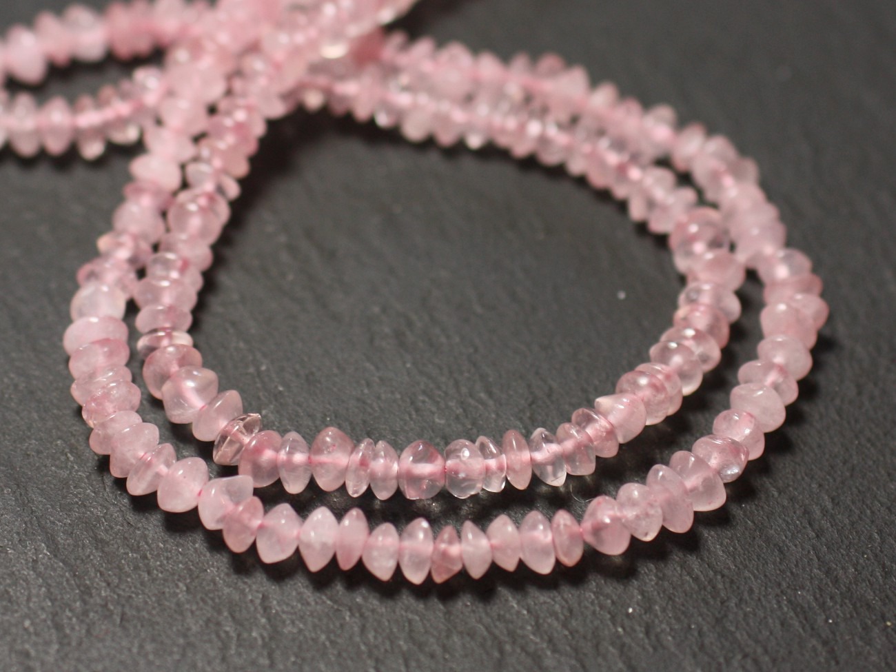 Fil 35cm 163pc env - Perles de Pierre - Quartz Rose Rondelles Bouliers 4-5mm - 8741140013100 