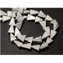 Fil 33cm 30pc env - Perles de Pierre - Howlite Triangles 9-12mm - 8741140013131 