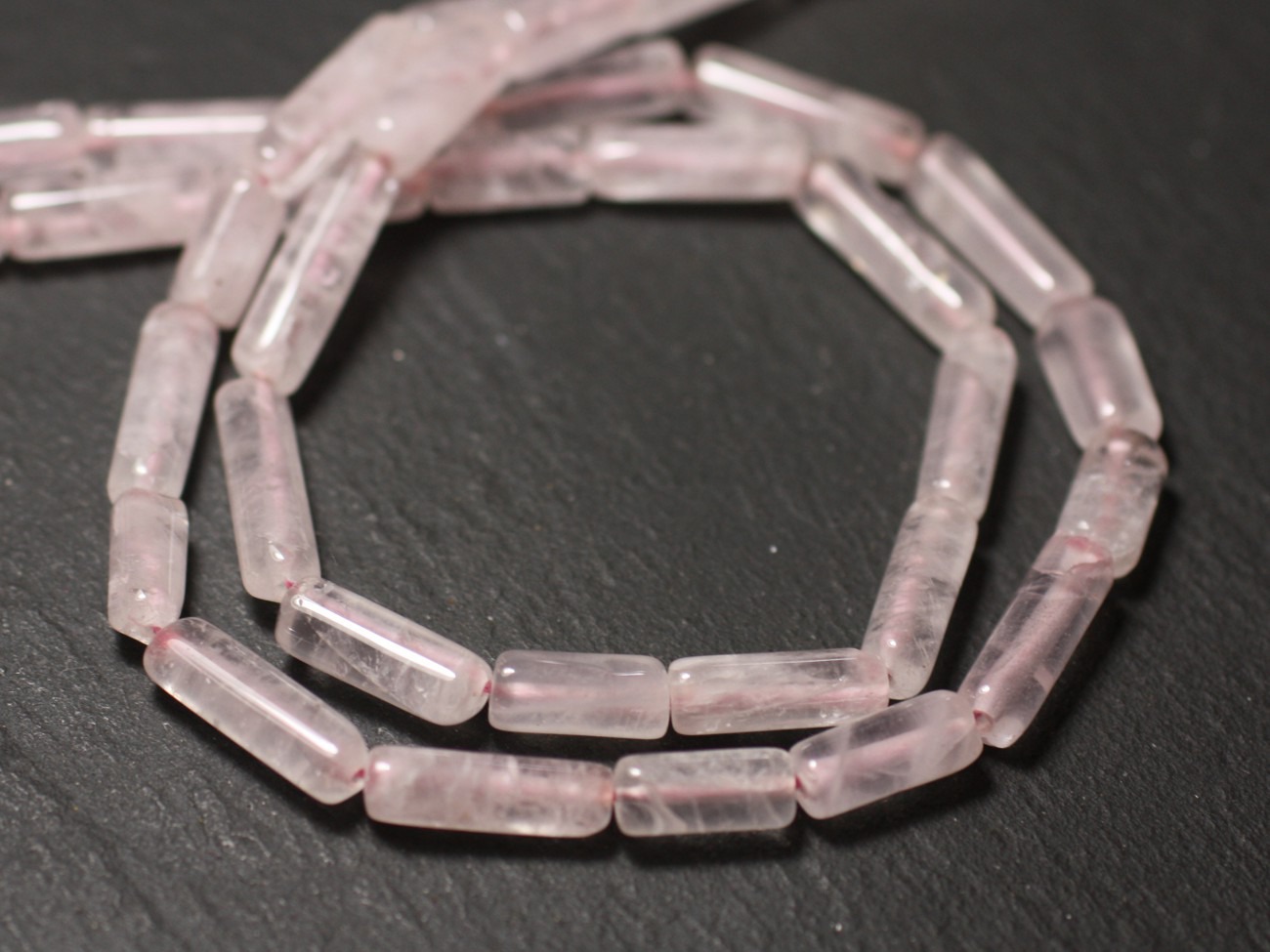Fil 37cm 26pc env - Perles de Pierre - Quartz Rose Tubes 10-15mm - 8741140013285 