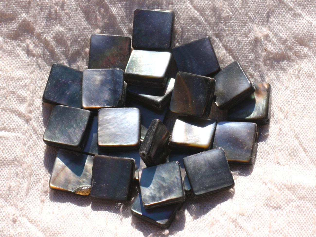 Fil 39cm 24pc env - Perles Nacre noire naturelle Losanges 16x12mm 