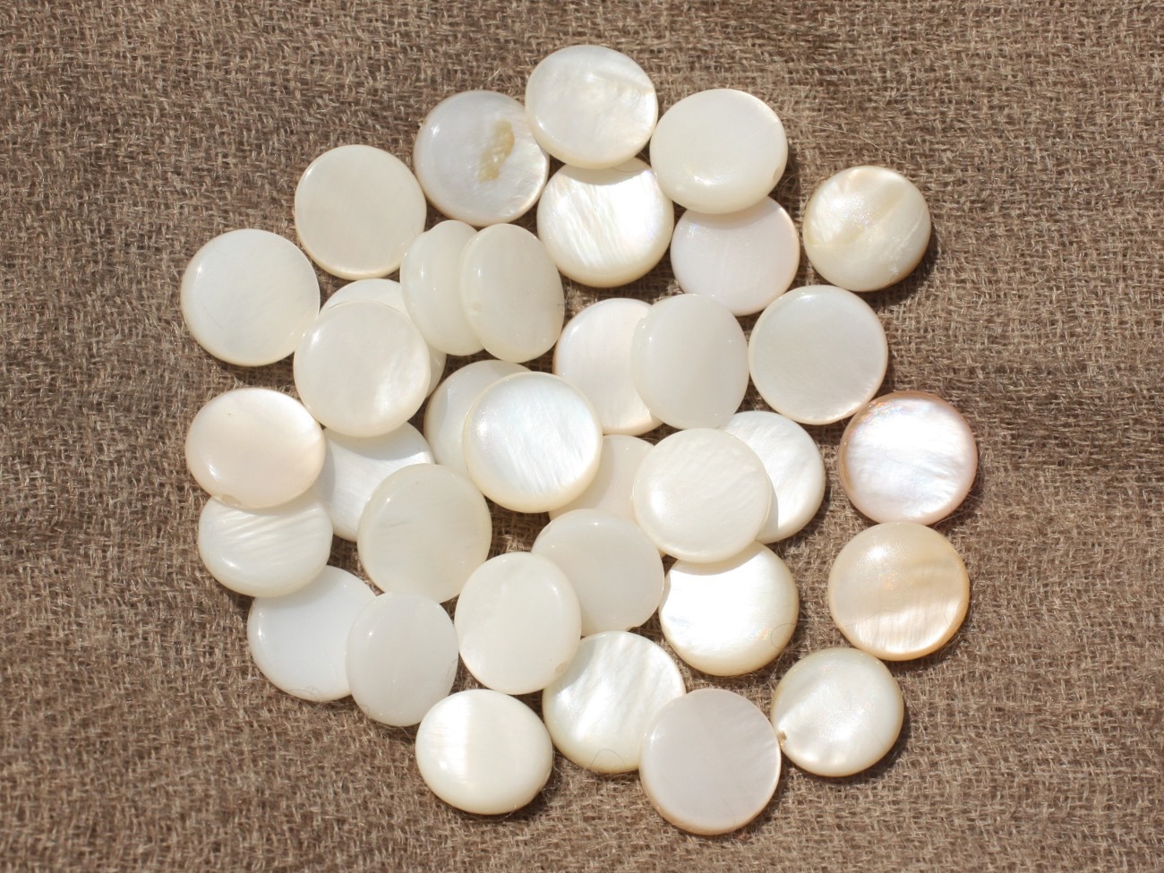 Fil 39cm 35pc env - Perles Nacre blanche naturelle Palets 9-10mm 