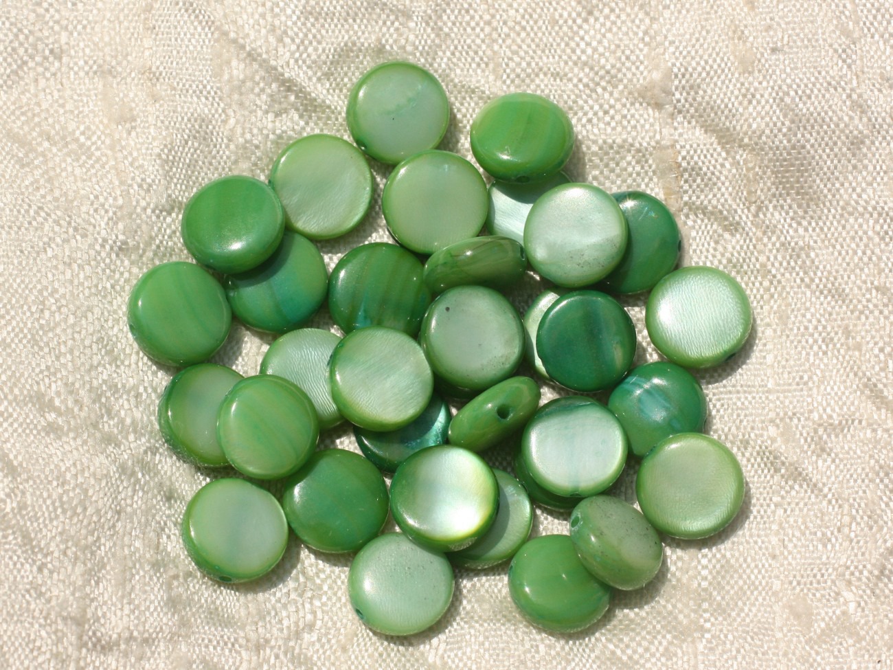 Fil 39cm 35pc env - Perles Nacre Palets 9-10mm Vert Pomme 