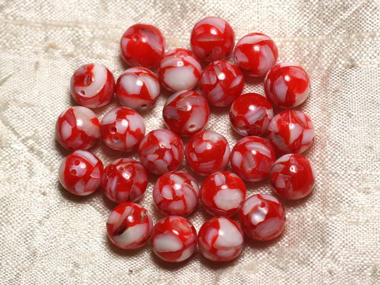 Fil 39cm 37pc env - Perles Nacre et résine Boules 10mm Rouge et Blanc 