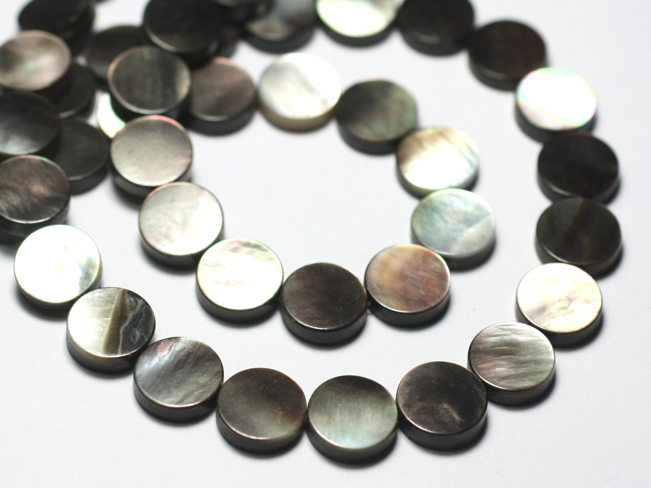 Fil 39cm 37pc env - Perles Nacre noire naturelle Palets 10mm 