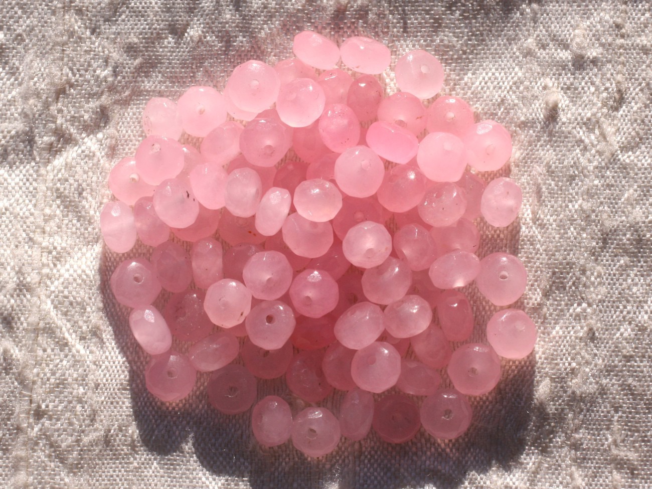 Fil 39cm 90pc env - Perles de Pierre - Jade Rondelles Facettées 6x4mm Rose clair 